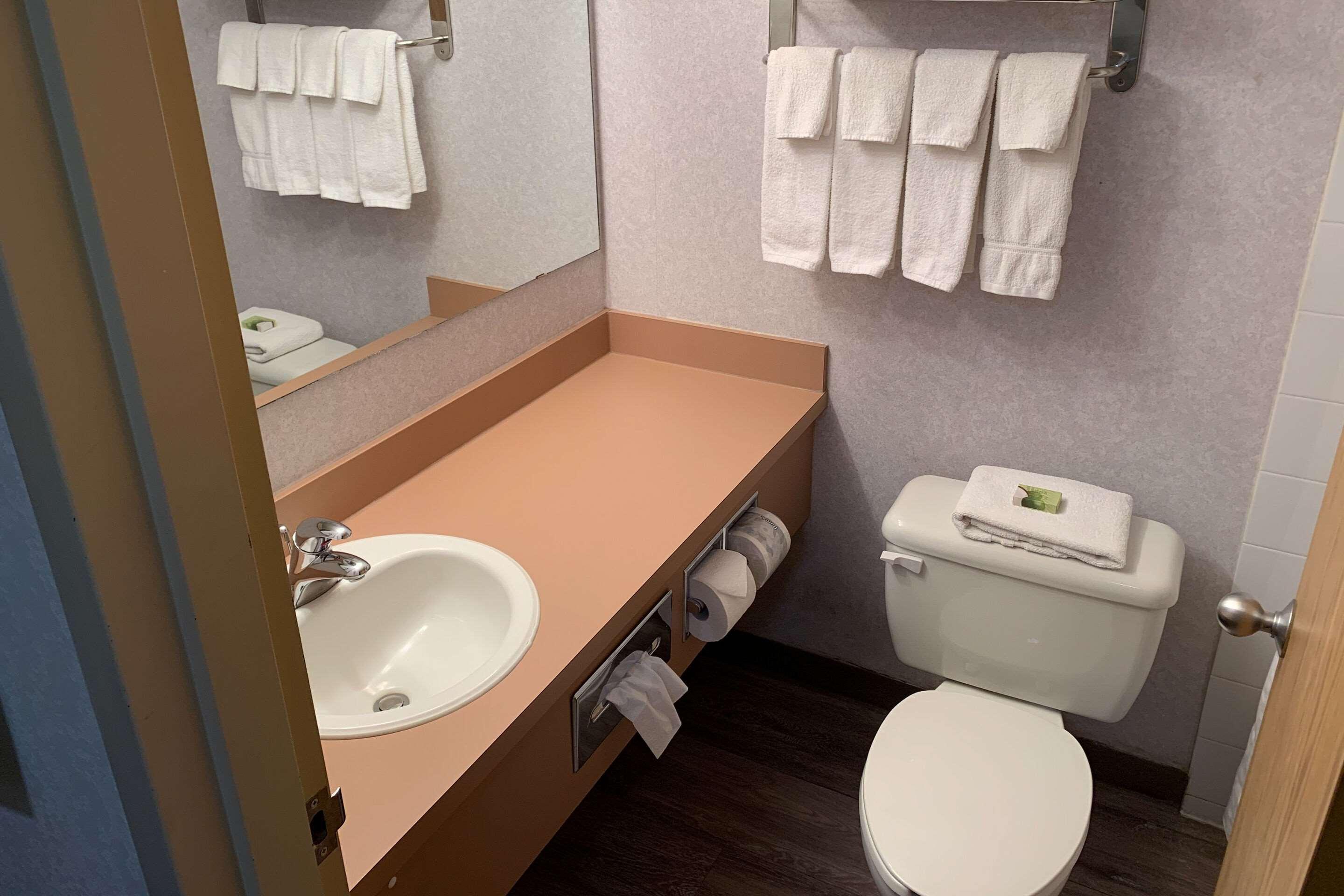 Rodeway Inn Алтуна Екстер'єр фото