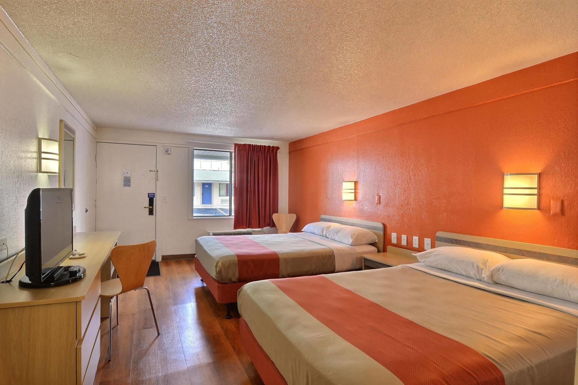 Rodeway Inn Алтуна Екстер'єр фото